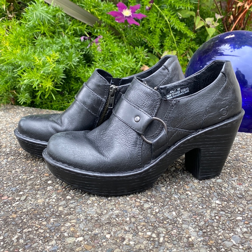 BORN Women’s 8.5/40 black heeled clog